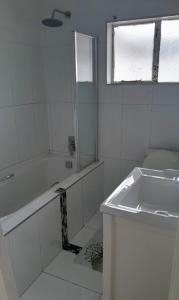 Koupelna v ubytování Restwell Lodge