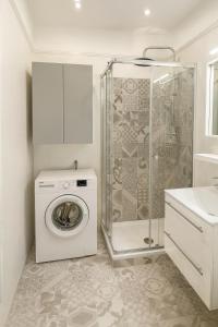 Koupelna v ubytování Wilena Apartments + 88 fotografií