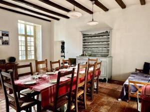 Χώρος καθιστικού στο Le Presbytère de la Couture +16 φωτογραφίες