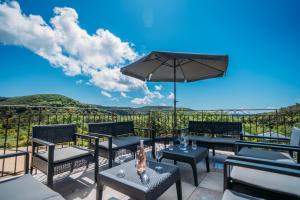 Naturlandskabet i nærheden af villaen + 36 billeder