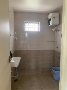 Ένα μπάνιο στο Niral Farms