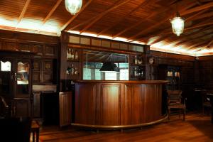 El lounge o bar de Milntown Bungalow 200 years old Colonial Stay in Coonoor