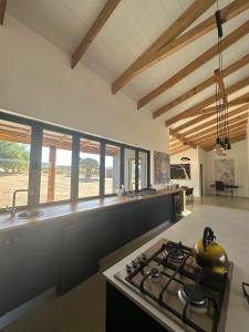 Kuchyň nebo kuchyňský kout v ubytování Idyllic Farm