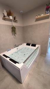 Fotografie z fotogalerie ubytování Maison MUGUET 4 SPA-PARKING-COLMAR v destinaci Wickerschwihr