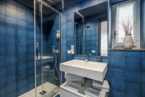 Ένα μπάνιο στο Villa Azzurra +33 φωτογραφίες