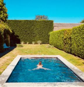 Πισίνα στο ή κοντά στο Le Jardin