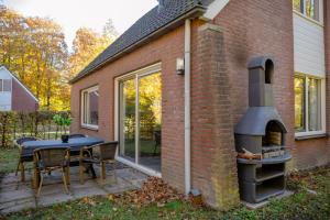 Φωτογραφία από το άλμπουμ του Comfortable family home with sauna - VP101 σε Hoeven