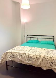 Ένα ή περισσότερα κρεβάτια σε δωμάτιο στο Chambre Roubaix