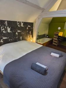 Ένα ή περισσότερα κρεβάτια σε δωμάτιο στο Strole's House