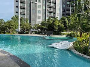 Bazén v ubytování Maya Bay Splashmania Homestay nebo v jeho okolí