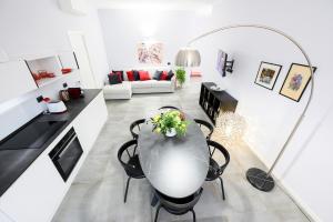 Η κουζίνα ή μικρή κουζίνα στο Suite Luca-Central Luxury Suite