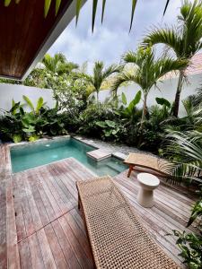 Swimmingpoolen hos eller tæt på Apartment Wati 4 Umalas