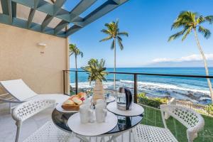 Gallery image of Napili Point C3 · NP C3 Renovated OceanFront to Whale Watch Rela in Kahana +43 photos