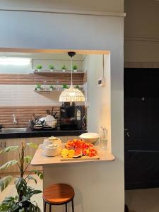 Φαγητό σε αυτό το διαμέρισμα ή κάπου εκεί κοντά