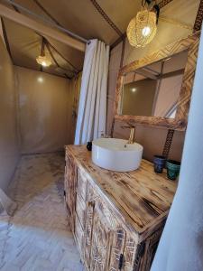 Koupelna v ubytování Sahara Desert Camp