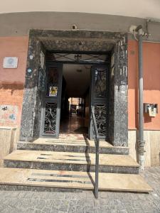 Mặt tiền/cổng chính của DoMi House