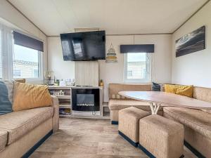 Istumisnurk majutusasutuses Great Dog Friendly Caravan At Golden Gate, Towyn In North Wales Ref 84536G