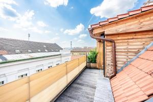 Μπαλκόνι ή βεράντα στο Spacious apartment with shared jacuzzi private terrace MK2 +49 φωτογραφίες