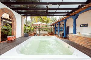 Hồ bơi trong/gần Sweet Helen Casa Santa