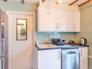 Η κουζίνα ή μικρή κουζίνα στο Hook & Hatchet - Uk48201