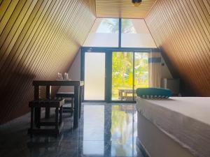 Χώρος καθιστικού στο Hotel 4u Udawalawe