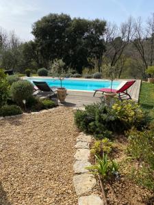 Πισίνα στο ή κοντά στο L’oiseau bleu