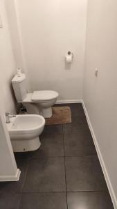 Koupelna v ubytování Stylish 2BR in Old Town Gem