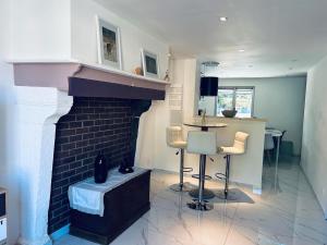 Μια τηλεόραση ή/και κέντρο ψυχαγωγίας στο Maison de Maddy