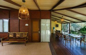 Χώρος καθιστικού στο Discovery Village Kabini