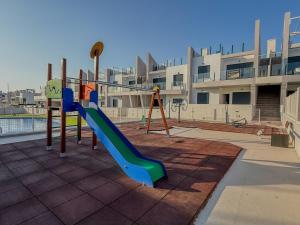 Laste mänguala majutusasutuses Luxe appartement op de begane grond met een fijne tuin