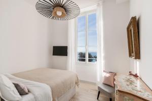 TV a/nebo společenská místnost v ubytování L'Or Bleu