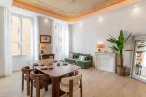 Posezení v ubytování L'Or Bleu