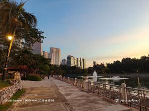 Fotografie z fotogalerie ubytování Homestay Beruntung Adenium v destinaci Rawang