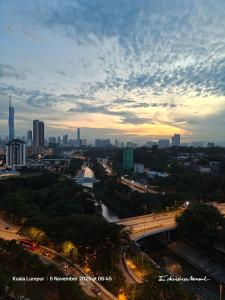 Fotografie z fotogalerie ubytování Homestay Beruntung Adenium v destinaci Rawang