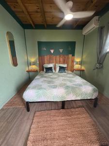 Postel nebo postele na pokoji v ubytování Chill lodge + 7 fotografií