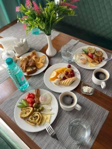 Jídlo v hotelu nebo okolí