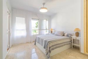 En eller flere senge i et værelse på Casa Los Pinos + 39 billeder