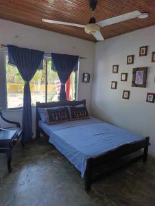 Afbeelding uit fotogalerij van Hostal VILLA JULIANA in Los Manguitos