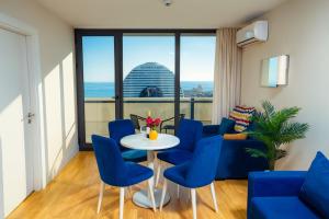 Χώρος καθιστικού στο Beautiful Sea View first Line