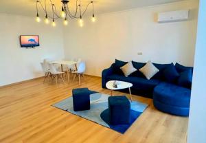 Χώρος καθιστικού στο Modern Apartment In Yerevan by Republic squer