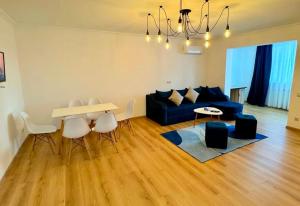 Χώρος καθιστικού στο Modern Apartment In Yerevan by Republic squer +1 φωτογραφίες