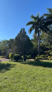 Κήπος έξω από το Casa Quinta en Ñemby