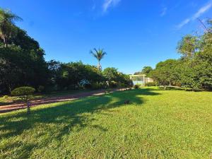 Κήπος έξω από το Casa Quinta en Ñemby