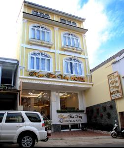 Mặt tiền/cổng chính của Ngoc Trai Vang Hotel