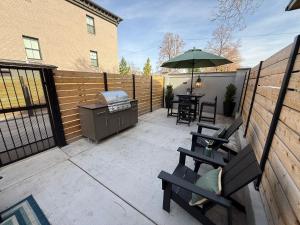 Patio nebo venkovní prostory v ubytování Cozy Ski Lodge 2BR 2BA Rooftop Garage