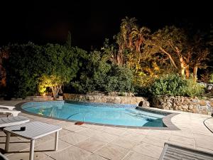 Bazén v ubytování Nudist Naturist Port Nature Sandy Bay nebo v jeho okolí