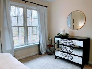 Postel nebo postele na pokoji v ubytování Little House in the Woods