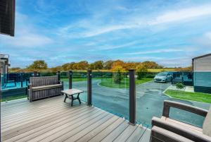 Πισίνα στο ή κοντά στο Cormorant View Hayling Island