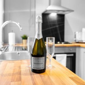 Ποτά στο Two Bed Apartment - Two Parking Spaces - Stourbridge 1bSt