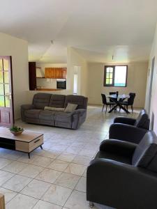 Posezení v ubytování Villa Creole 3 Chambres votre Oasis à Sainte-Rose